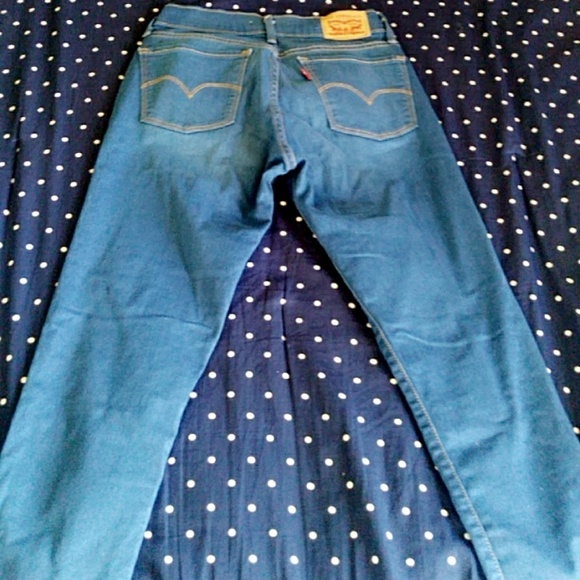 710 Super Skinny Levis Jeans - Picture 2 of 3